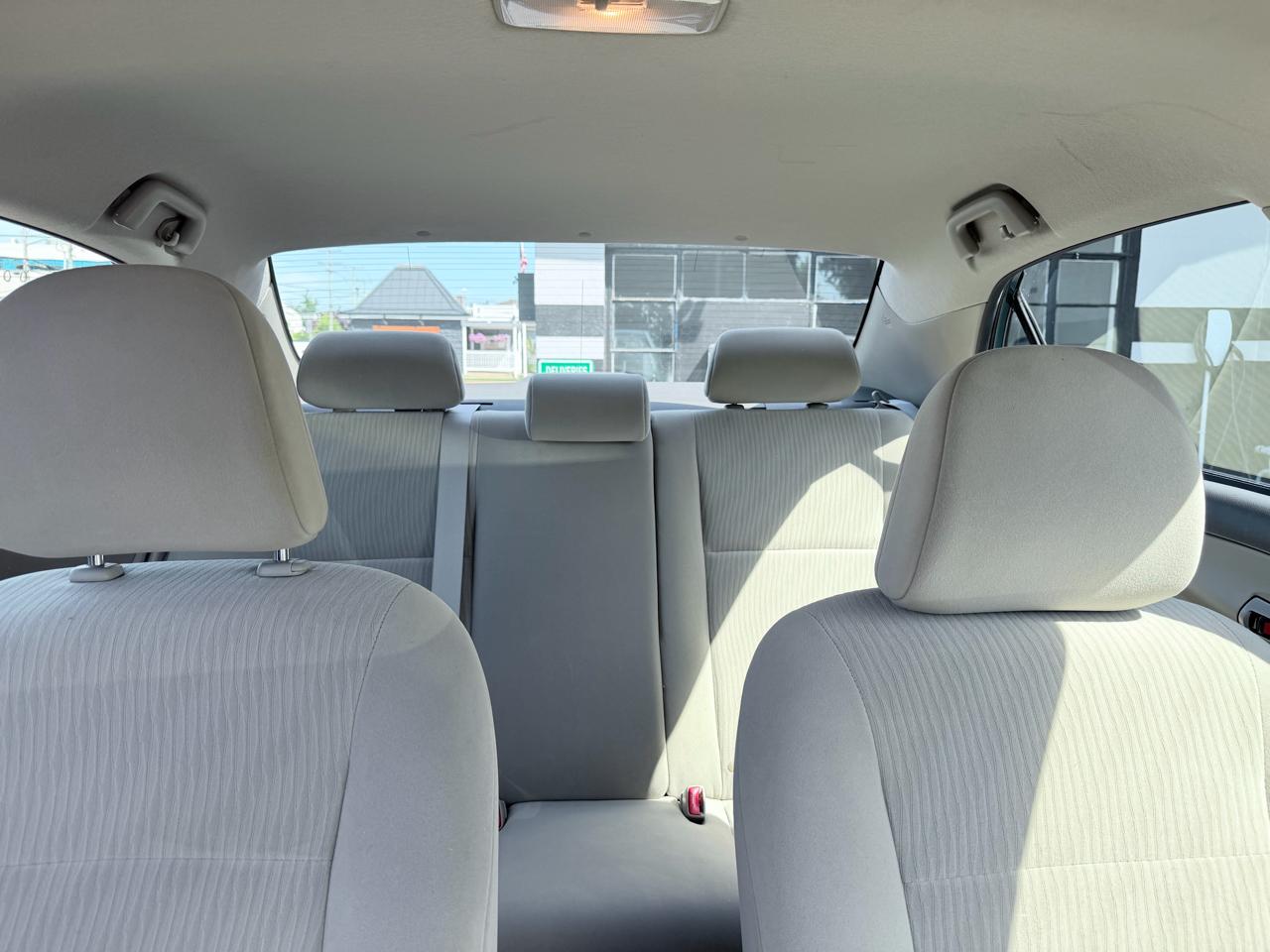 Toyota Corolla Base 5-Speed MT 2010