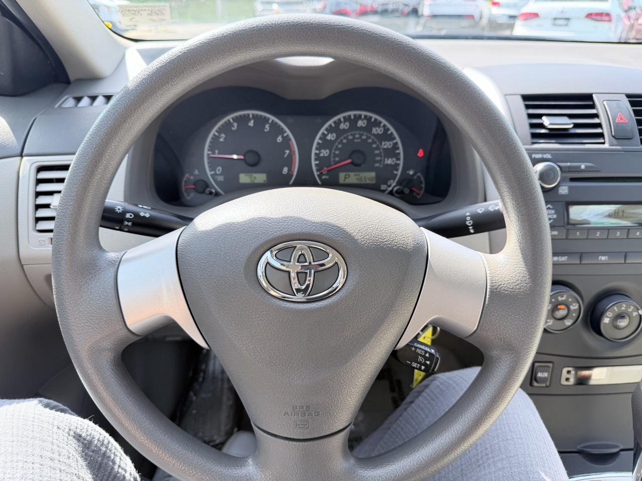 Toyota Corolla Base 5-Speed MT 2010