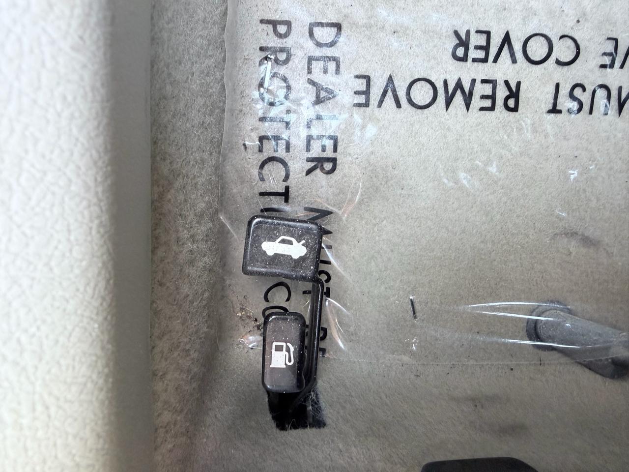 Toyota Corolla Base 5-Speed MT 2010