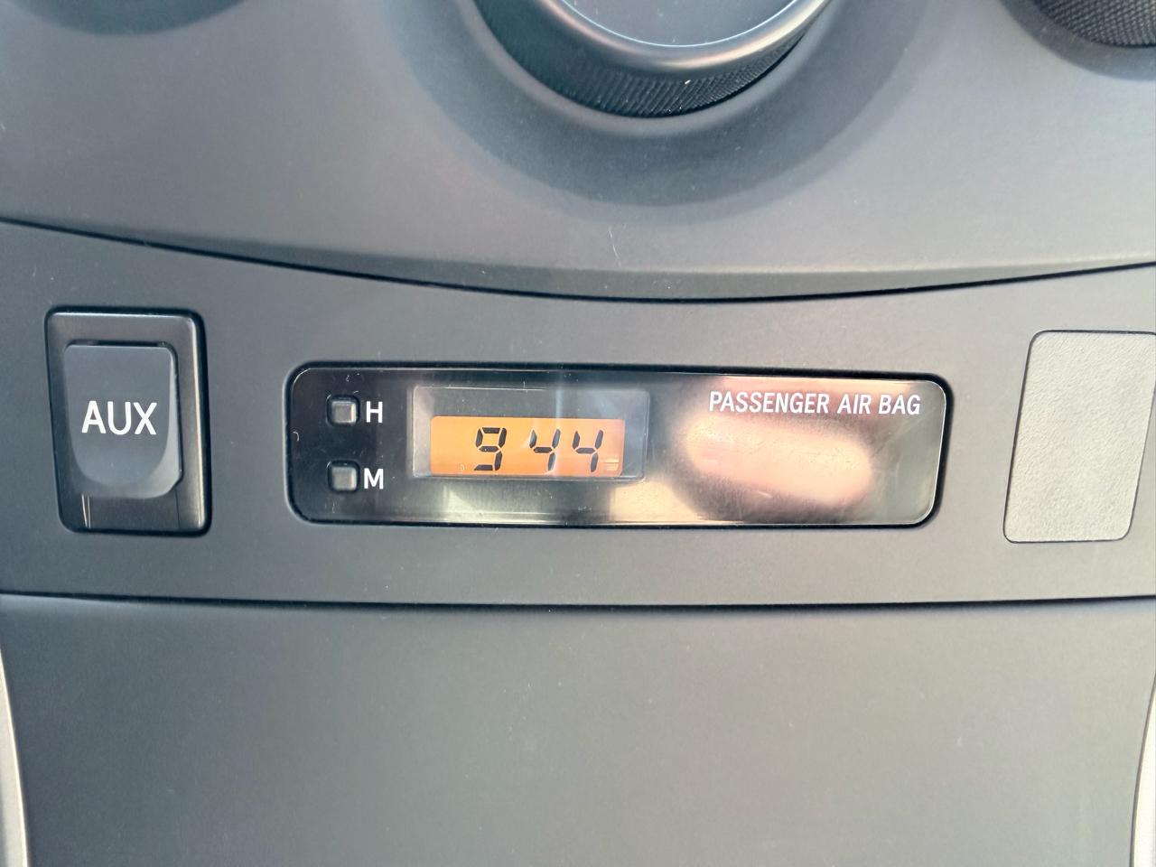 Toyota Corolla Base 5-Speed MT 2010
