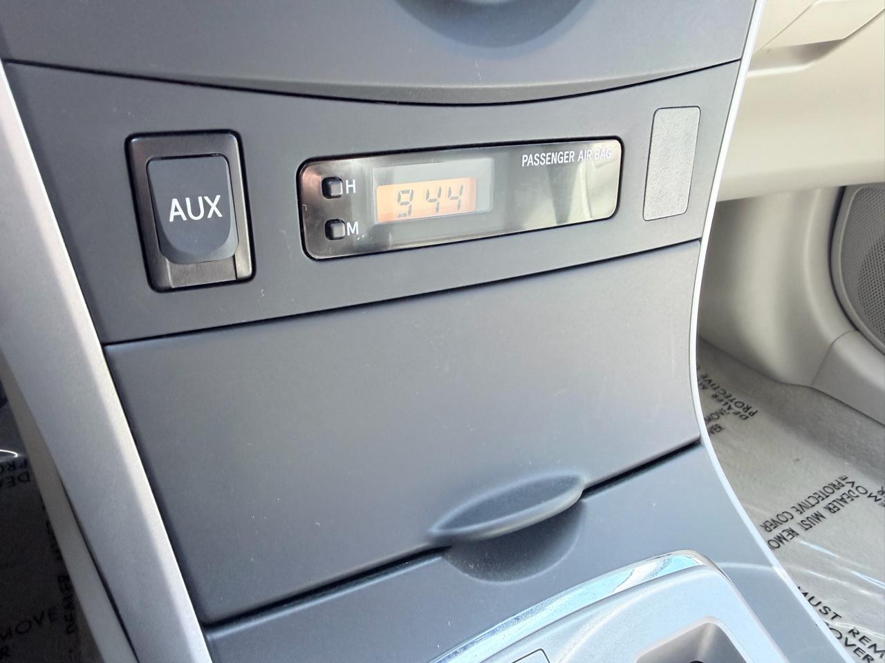 Toyota Corolla Base 5-Speed MT 2010
