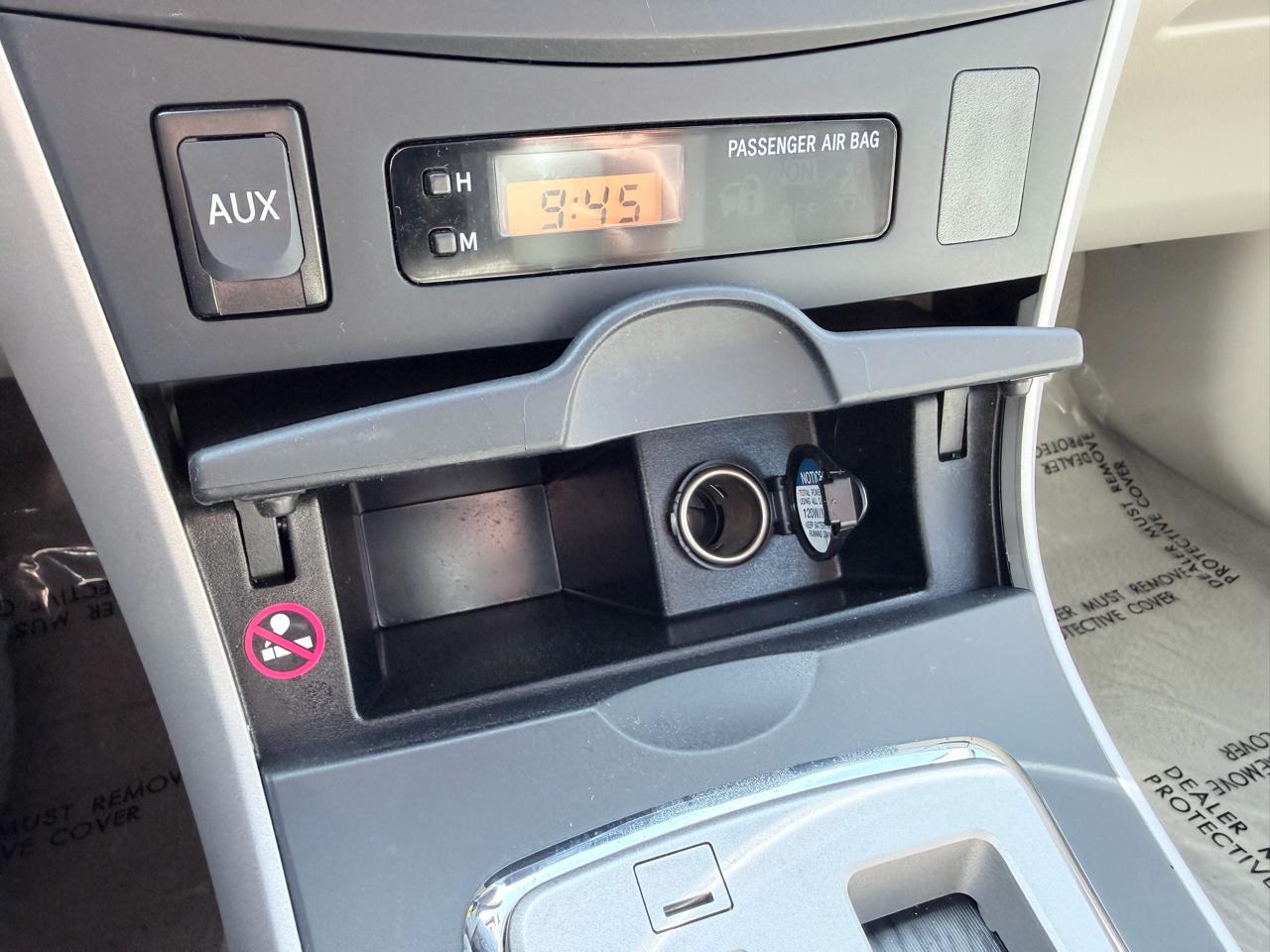 Toyota Corolla Base 5-Speed MT 2010