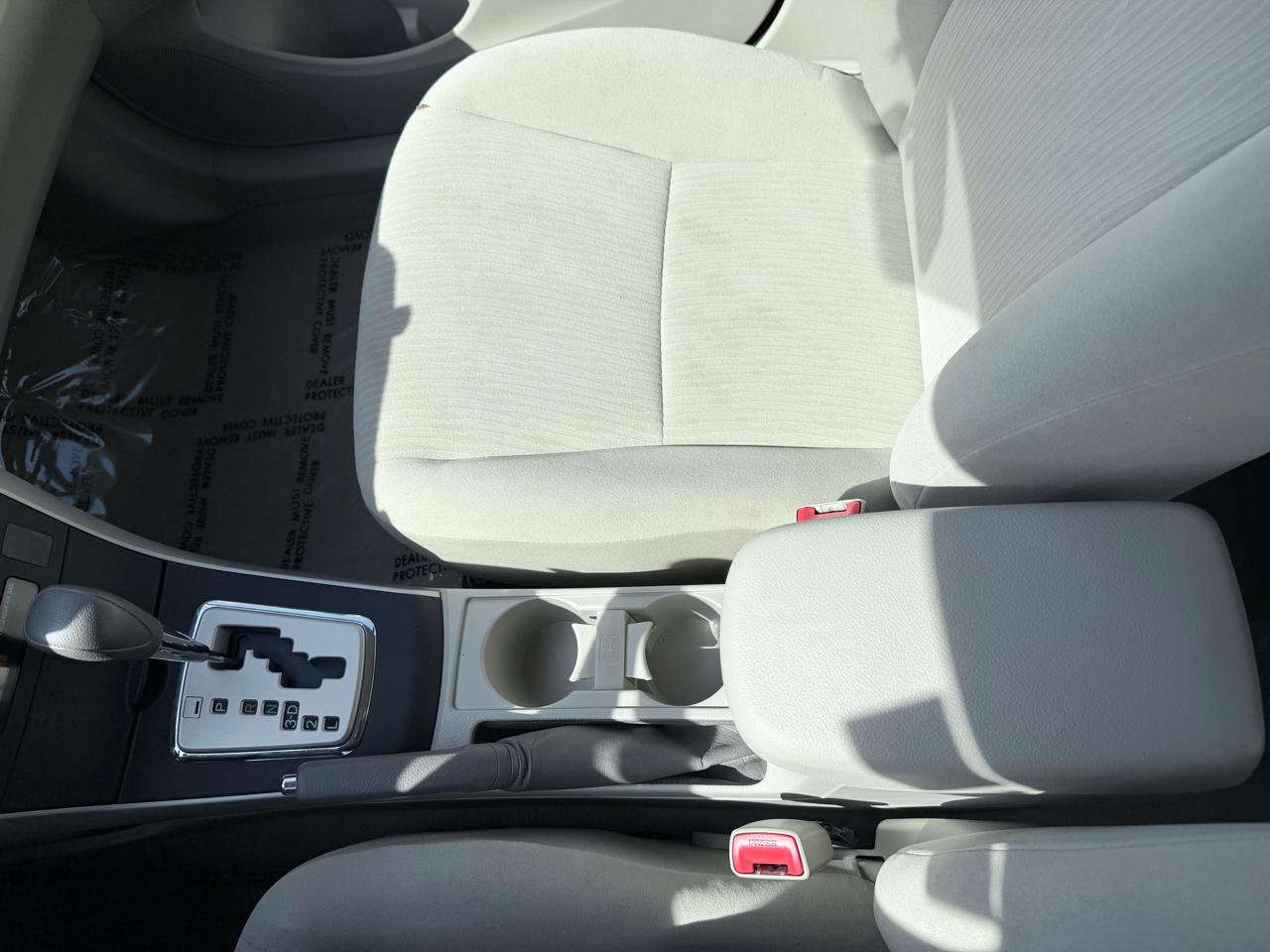 Toyota Corolla Base 5-Speed MT 2010