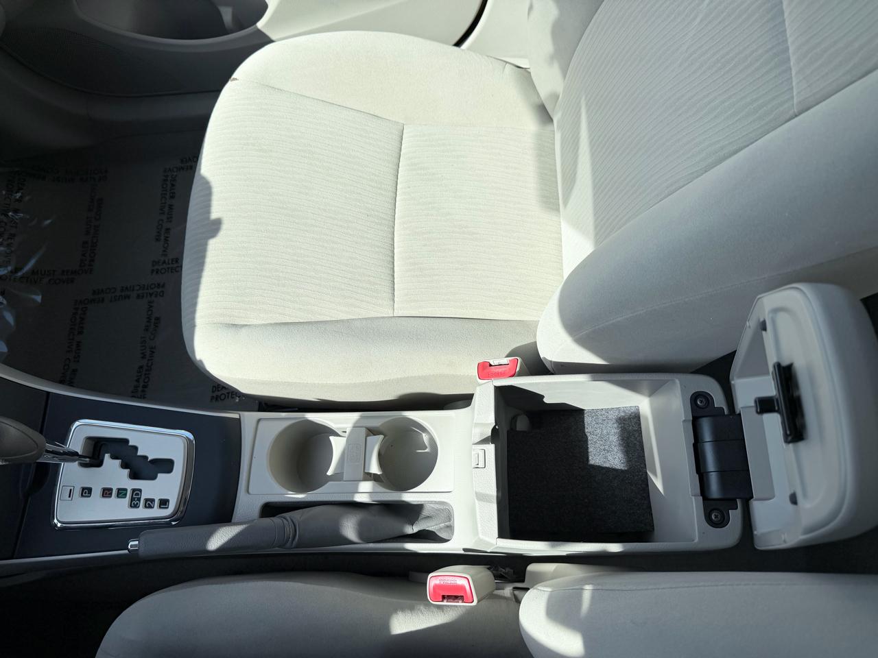 Toyota Corolla Base 5-Speed MT 2010