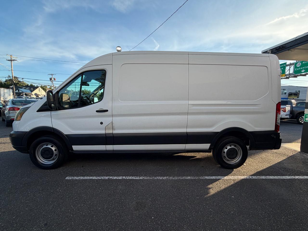 Ford Transit 250 Van Med. Roof w/Sliding Pass. 148-in. WB 2016
