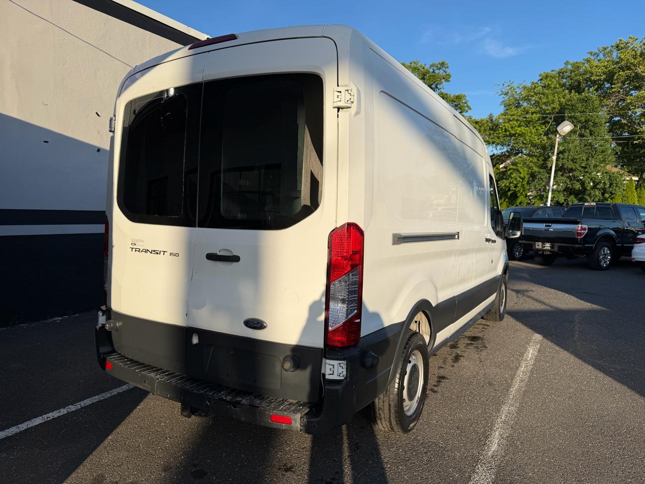 Ford Transit 250 Van Med. Roof w/Sliding Pass. 148-in. WB 2016