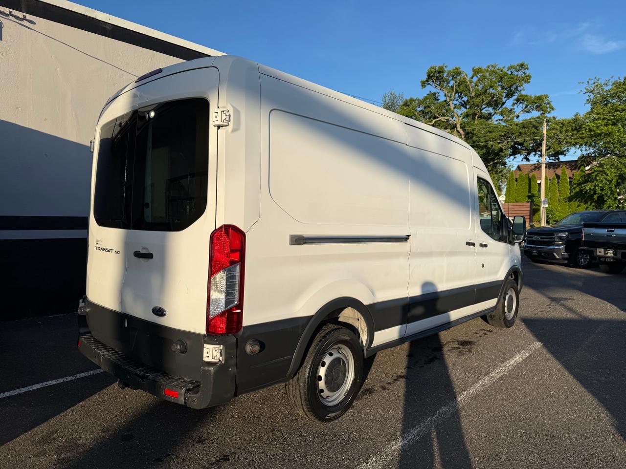 Ford Transit 250 Van Med. Roof w/Sliding Pass. 148-in. WB 2016