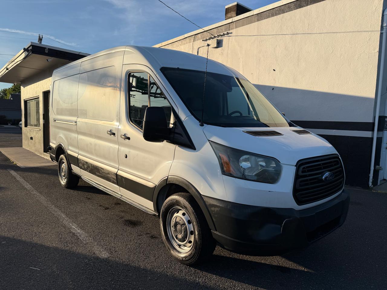 Ford Transit 250 Van Med. Roof w/Sliding Pass. 148-in. WB 2016