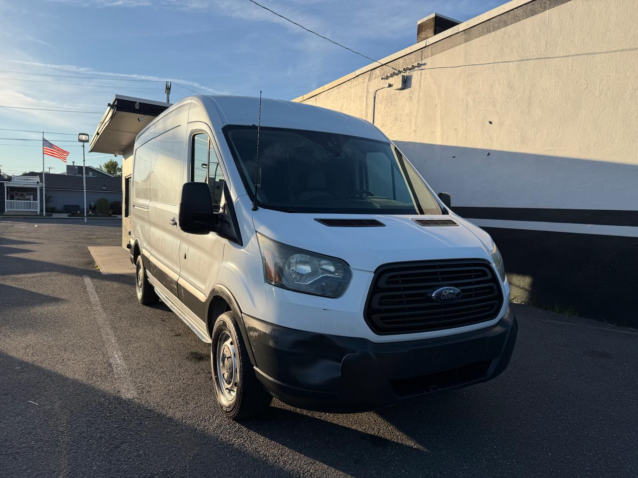 Ford Transit 250 Van Med. Roof w/Sliding Pass. 148-in. WB 2016