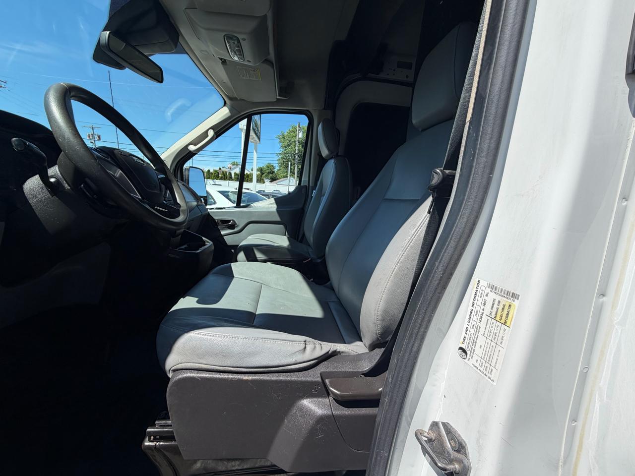 Ford Transit 250 Van Med. Roof w/Sliding Pass. 148-in. WB 2016
