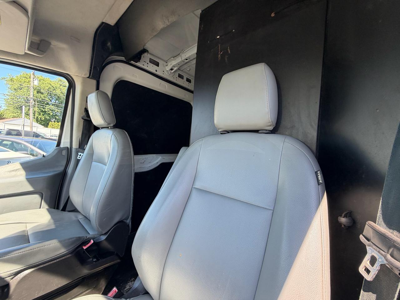 Ford Transit 250 Van Med. Roof w/Sliding Pass. 148-in. WB 2016
