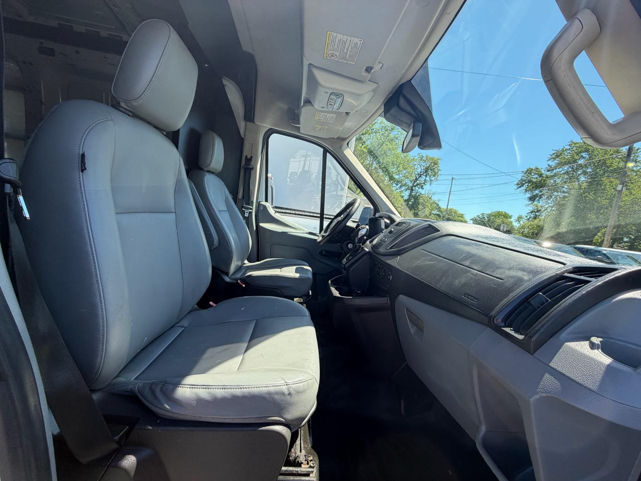 Ford Transit 250 Van Med. Roof w/Sliding Pass. 148-in. WB 2016