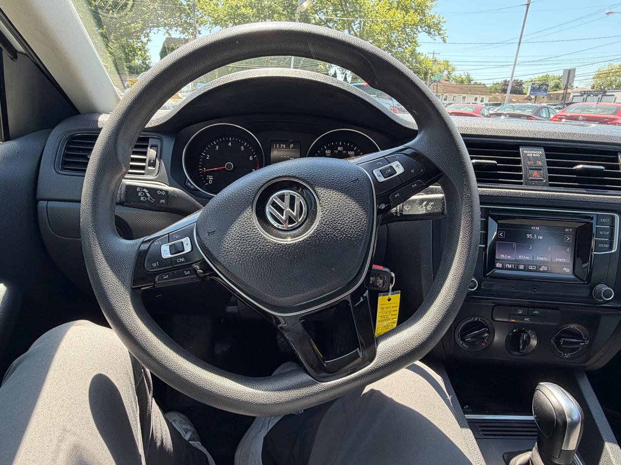 Volkswagen Jetta 1.4T S w/Technology 6A 2016