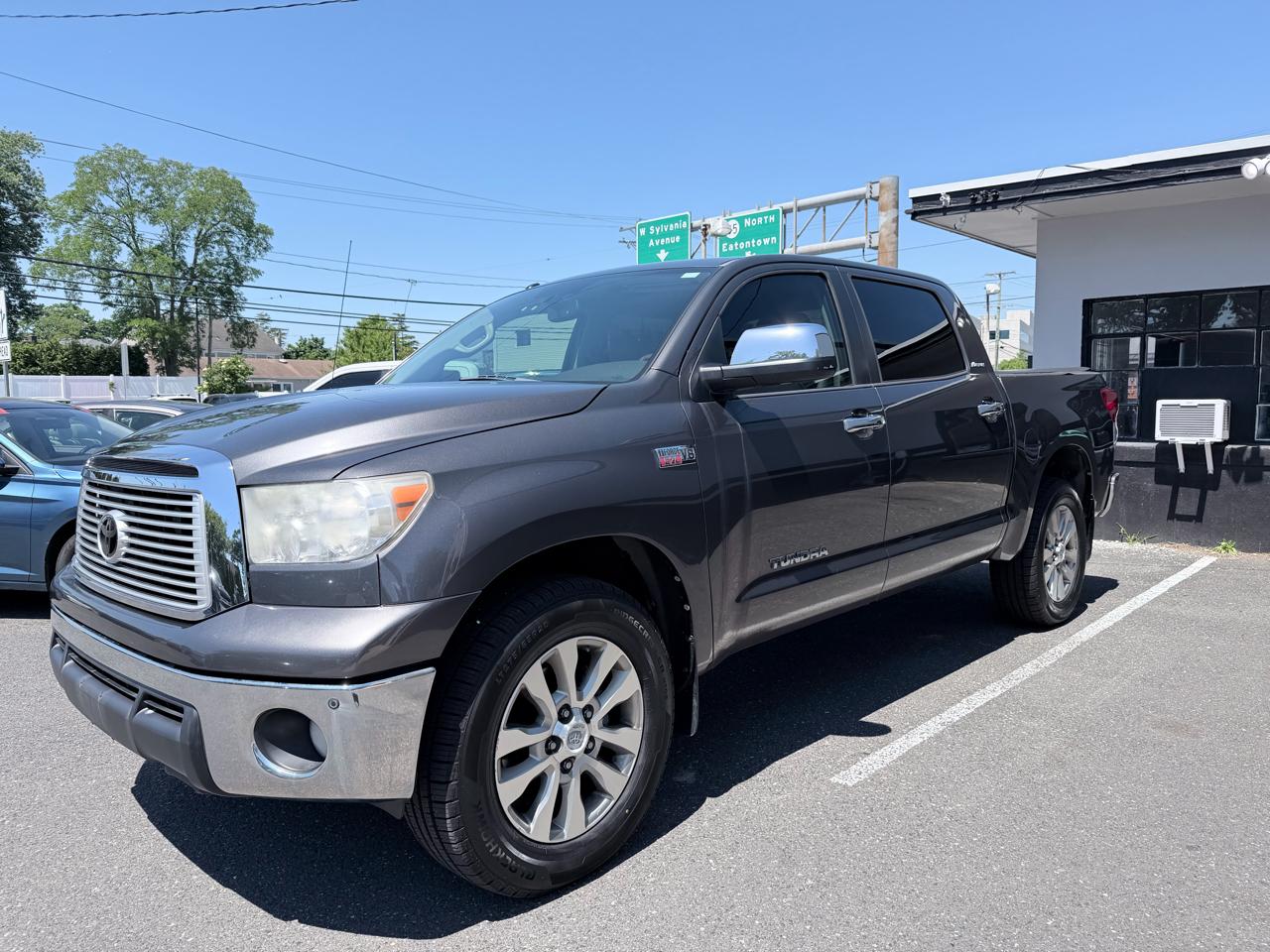 Toyota Tundra Limited 5.7L FFV CrewMax 4WD 2012