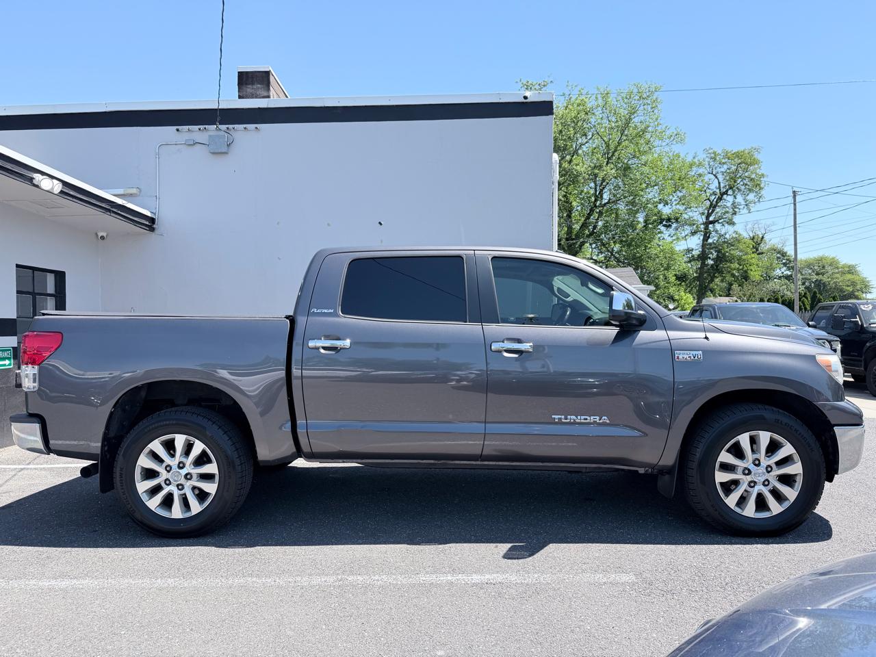Toyota Tundra Limited 5.7L FFV CrewMax 4WD 2012