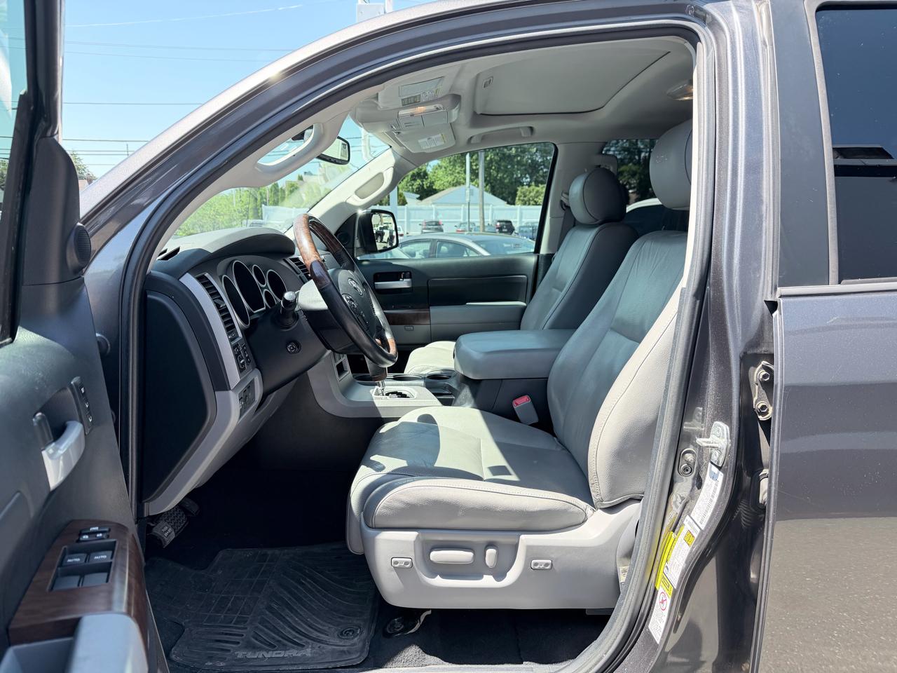 Toyota Tundra Limited 5.7L FFV CrewMax 4WD 2012