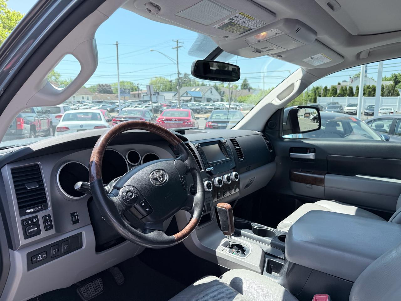 Toyota Tundra Limited 5.7L FFV CrewMax 4WD 2012