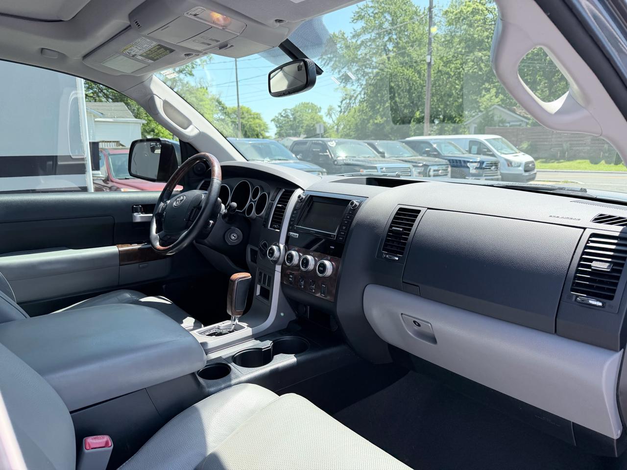 Toyota Tundra Limited 5.7L FFV CrewMax 4WD 2012