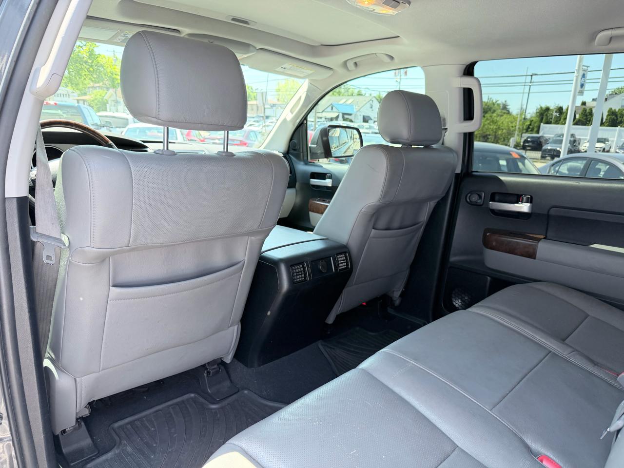 Toyota Tundra Limited 5.7L FFV CrewMax 4WD 2012