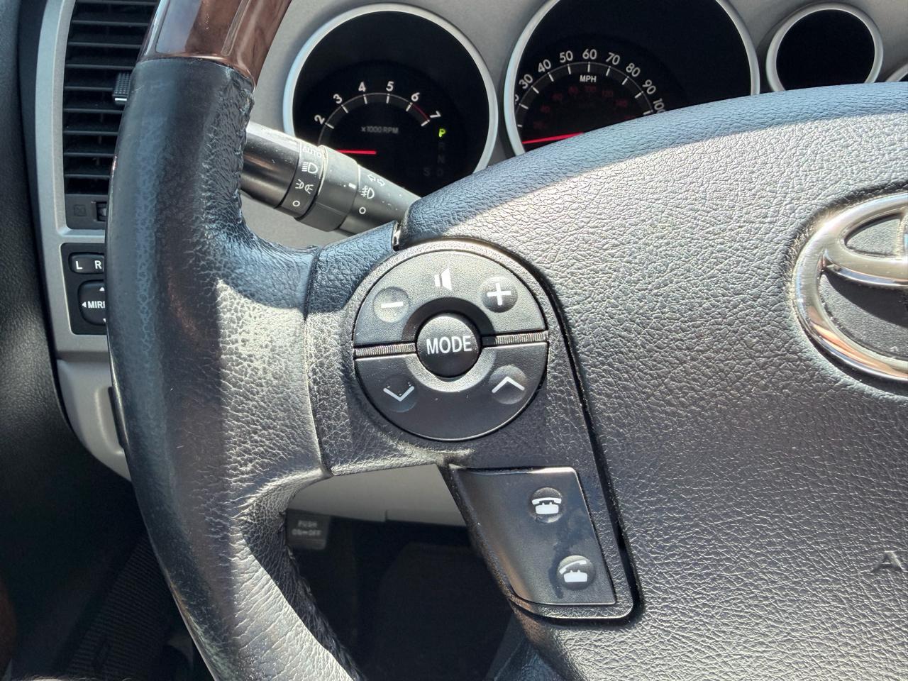 Toyota Tundra Limited 5.7L FFV CrewMax 4WD 2012