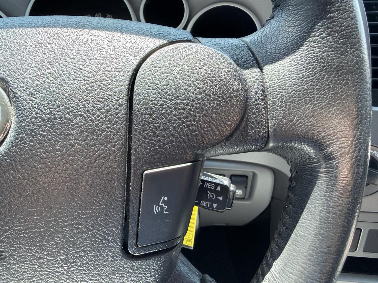 Toyota Tundra Limited 5.7L FFV CrewMax 4WD 2012