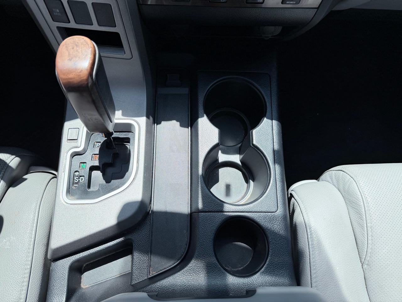 Toyota Tundra Limited 5.7L FFV CrewMax 4WD 2012