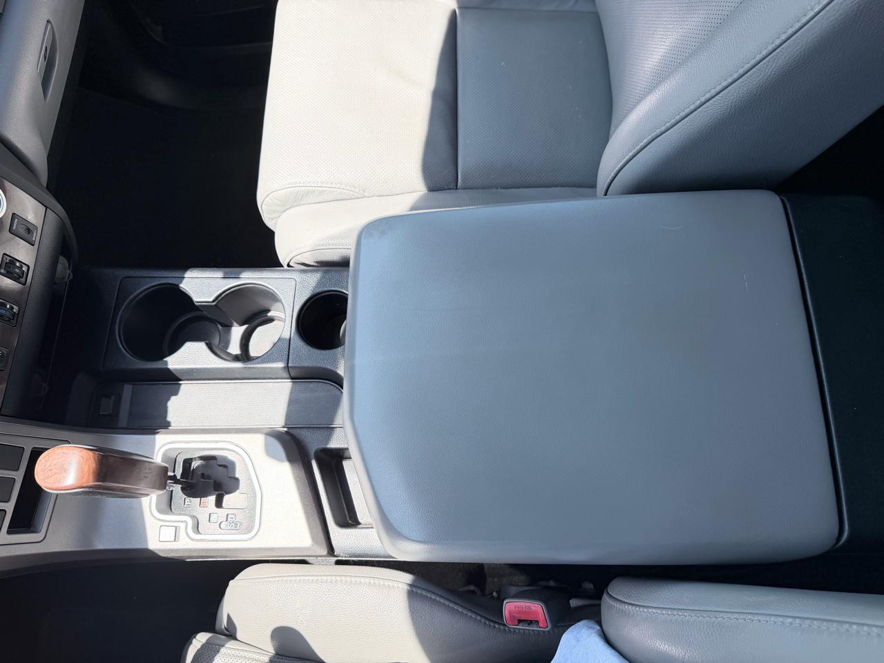 Toyota Tundra Limited 5.7L FFV CrewMax 4WD 2012