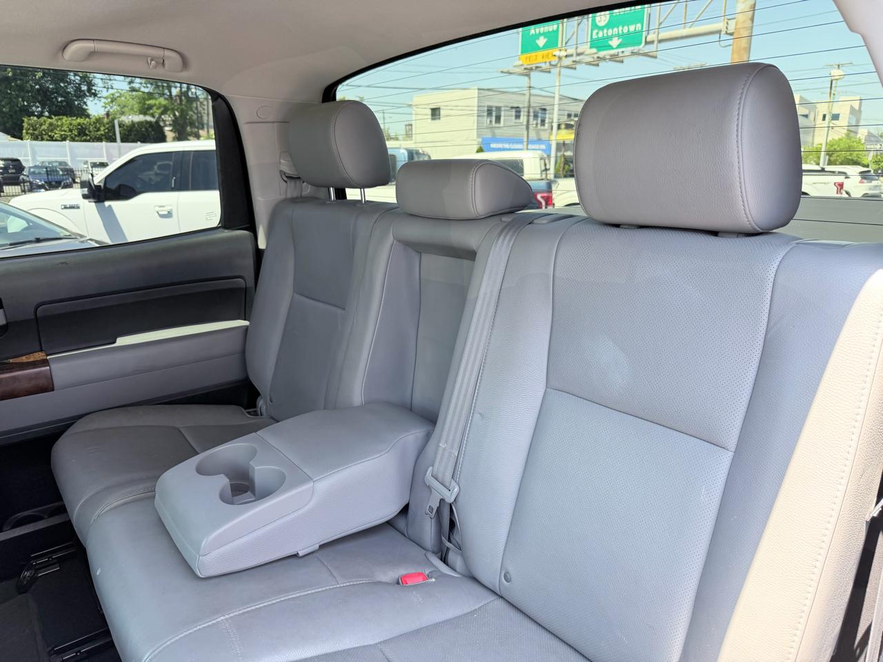 Toyota Tundra Limited 5.7L FFV CrewMax 4WD 2012