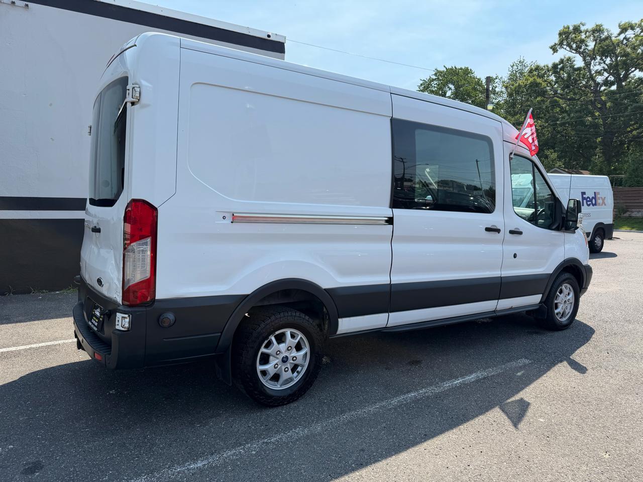 Ford Transit 250 Van Med. Roof w/Sliding Pass. 148-in. WB 2016