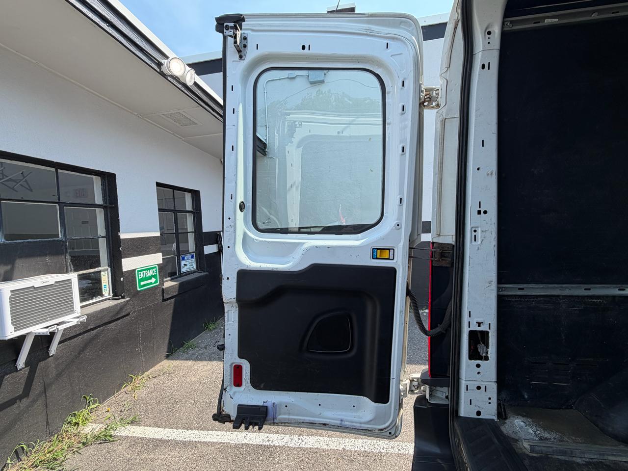 Ford Transit 250 Van Med. Roof w/Sliding Pass. 148-in. WB 2016