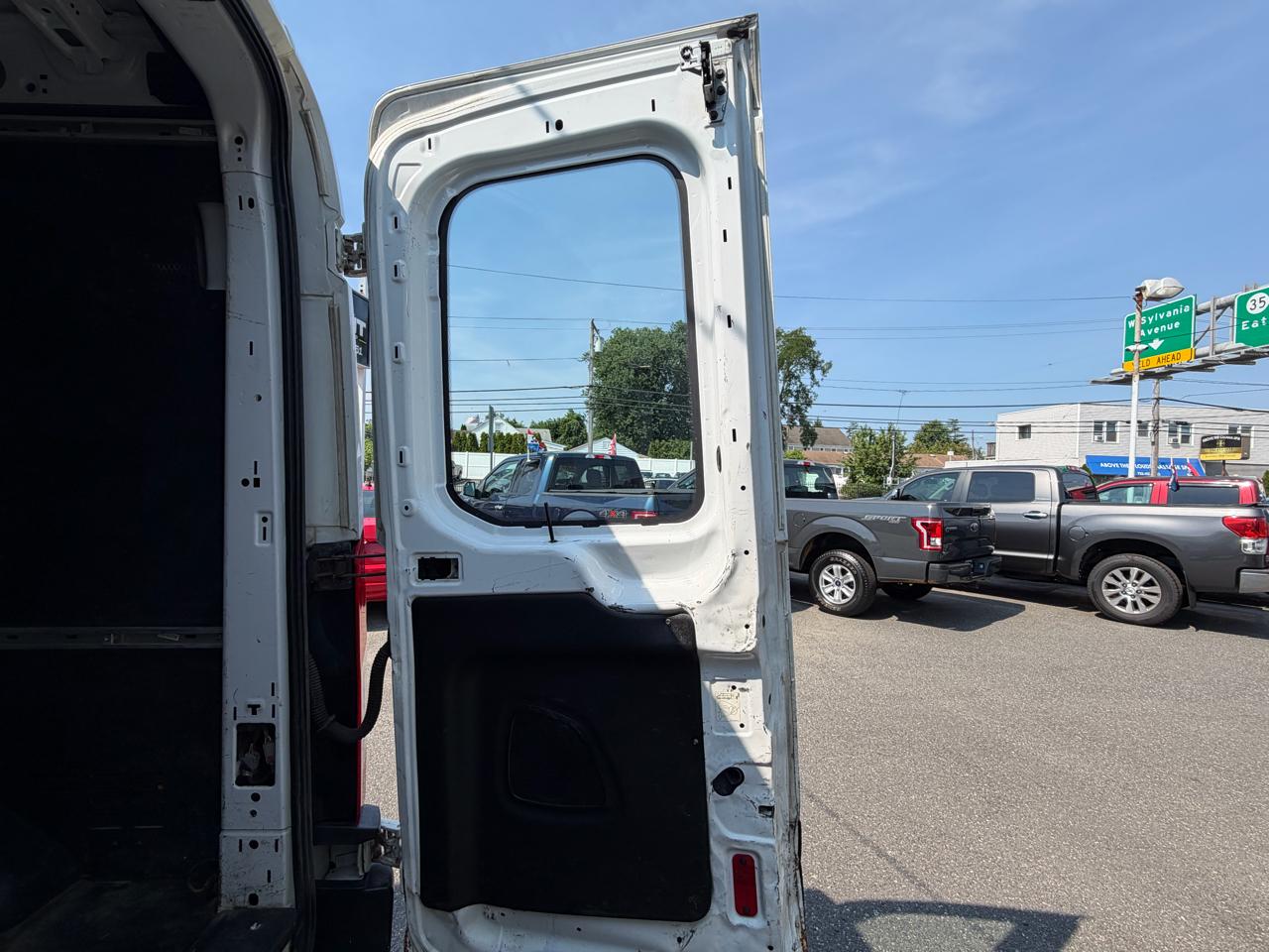 Ford Transit 250 Van Med. Roof w/Sliding Pass. 148-in. WB 2016