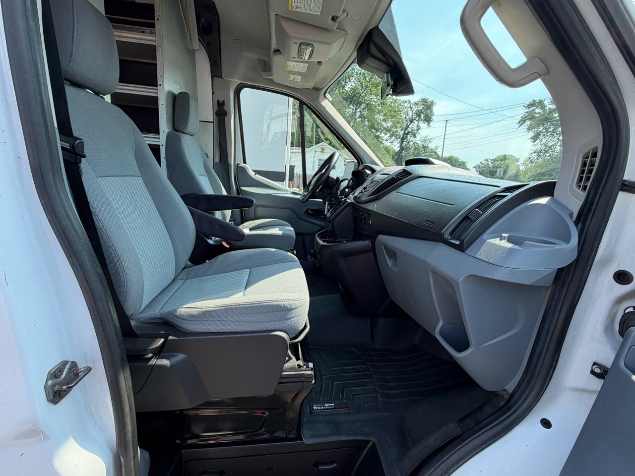 Ford Transit 250 Van Med. Roof w/Sliding Pass. 148-in. WB 2016