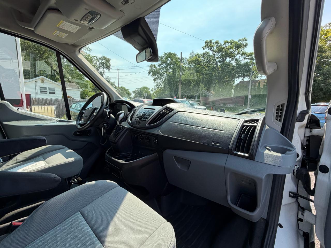 Ford Transit 250 Van Med. Roof w/Sliding Pass. 148-in. WB 2016