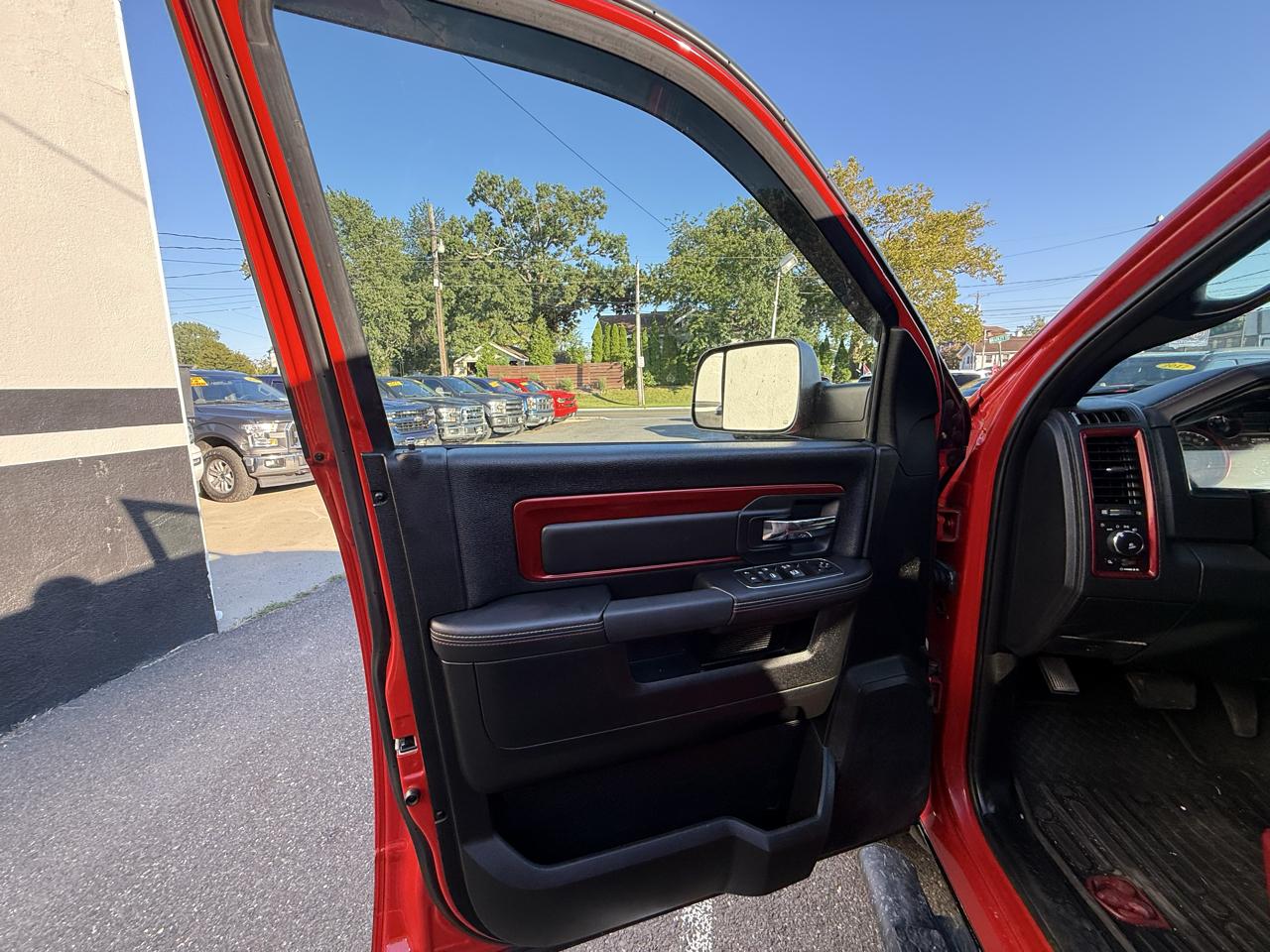 RAM 1500 Rebel Crew Cab SWB 4WD 2016
