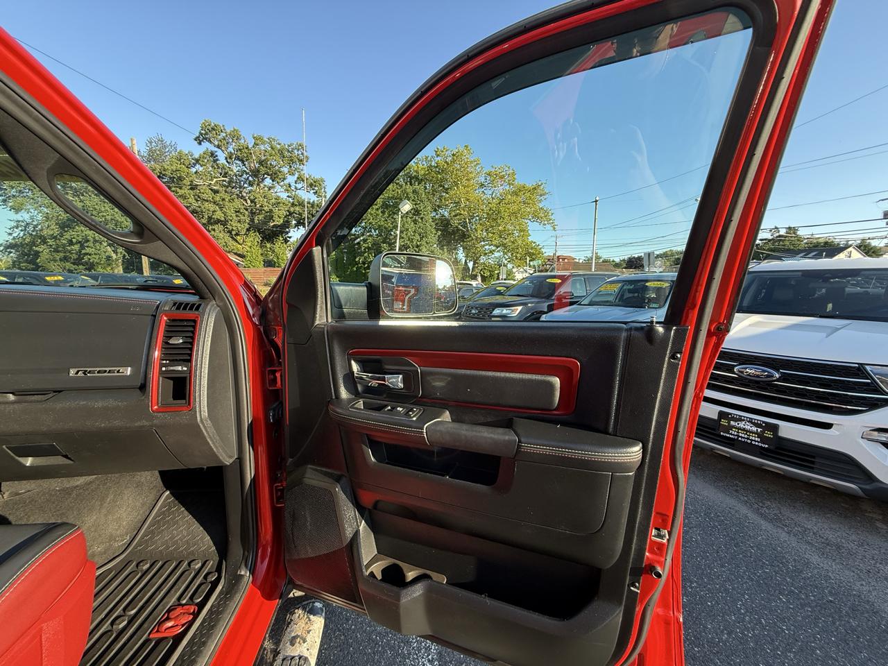 RAM 1500 Rebel Crew Cab SWB 4WD 2016