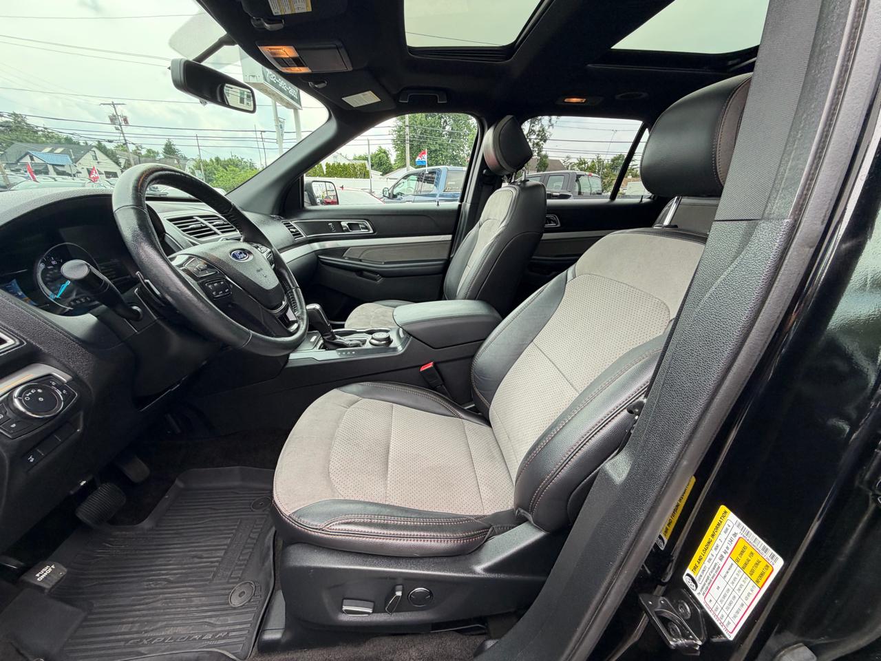 2017 Ford Explorer XLT - Photo 14