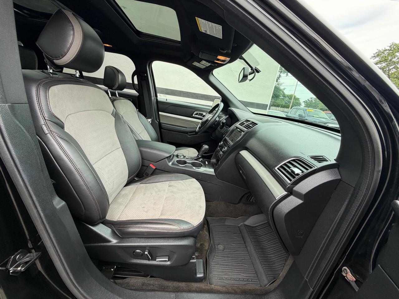 2017 Ford Explorer XLT - Photo 18