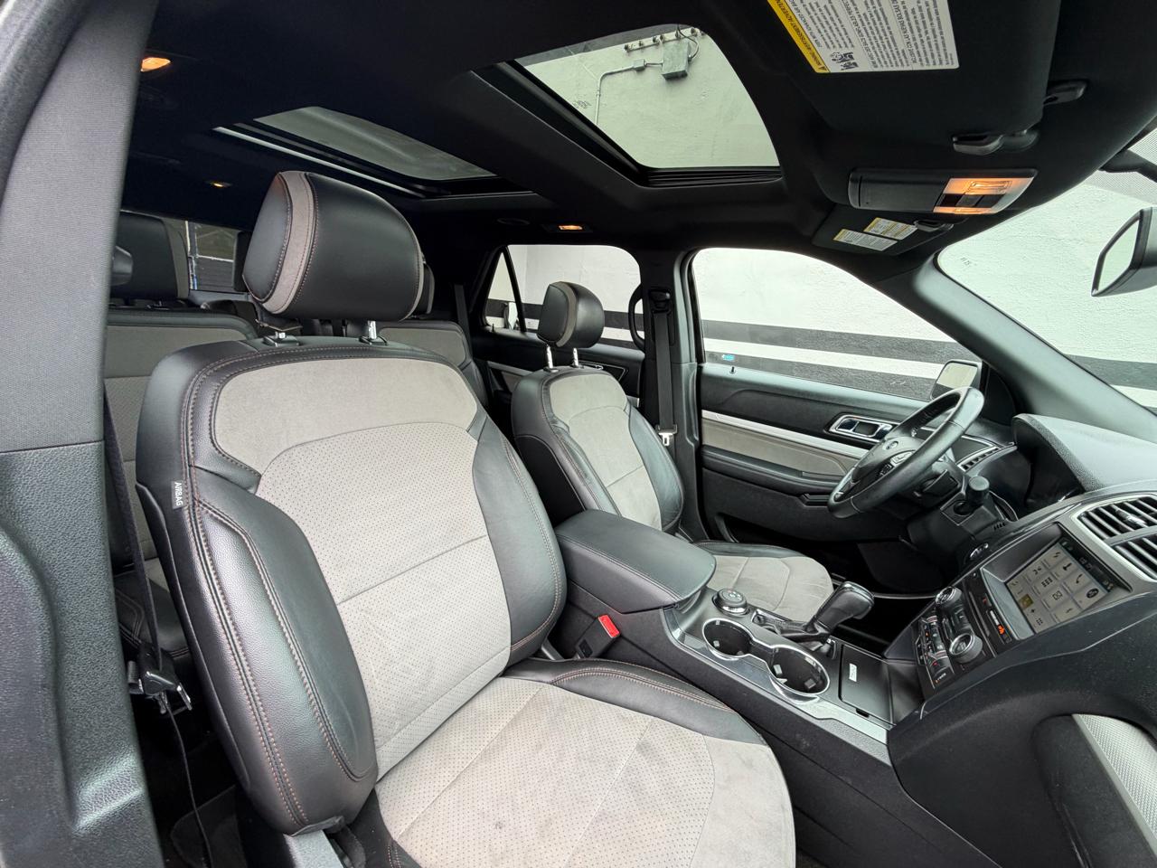 2017 Ford Explorer XLT - Photo 19