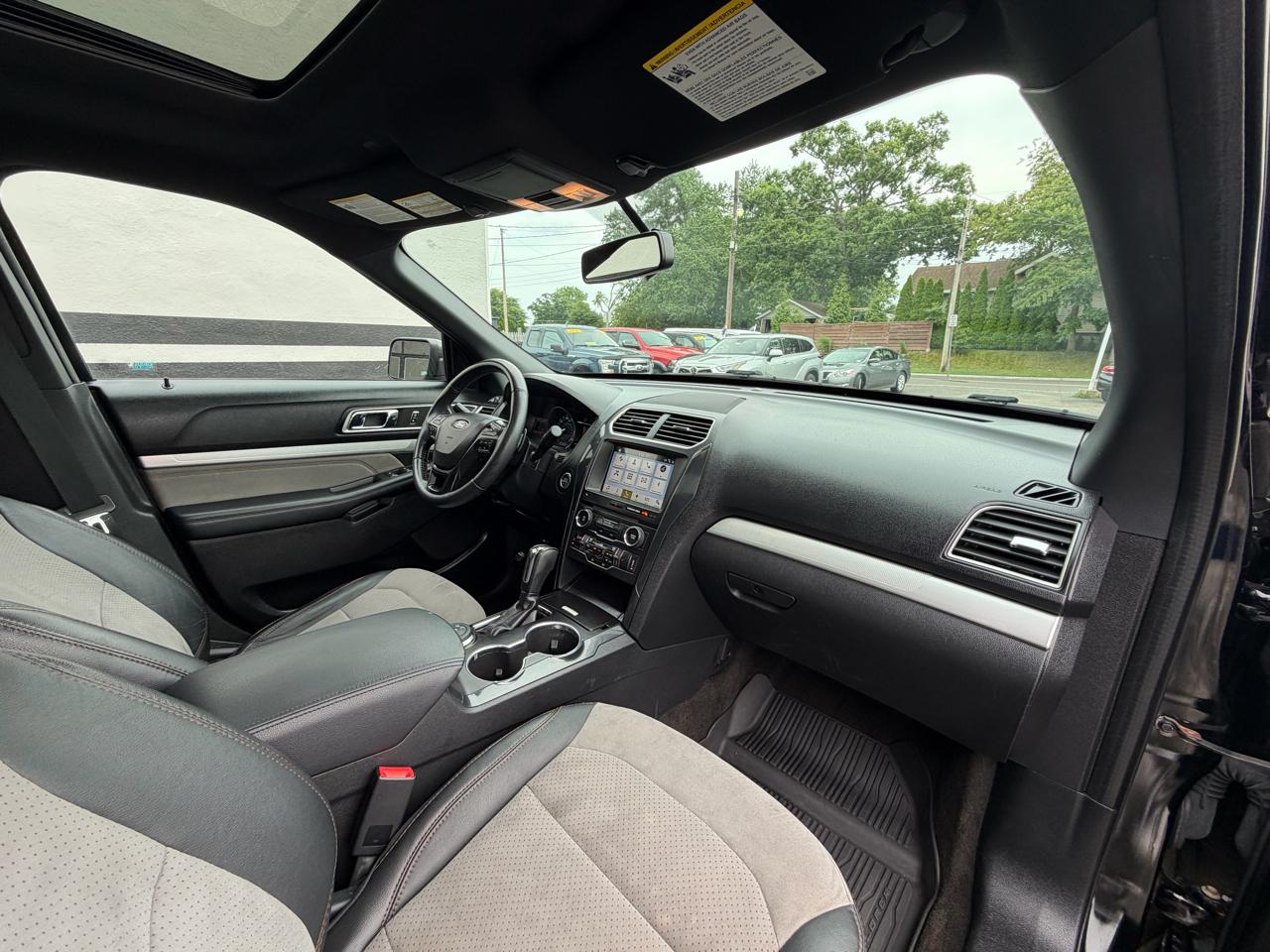 2017 Ford Explorer XLT - Photo 21