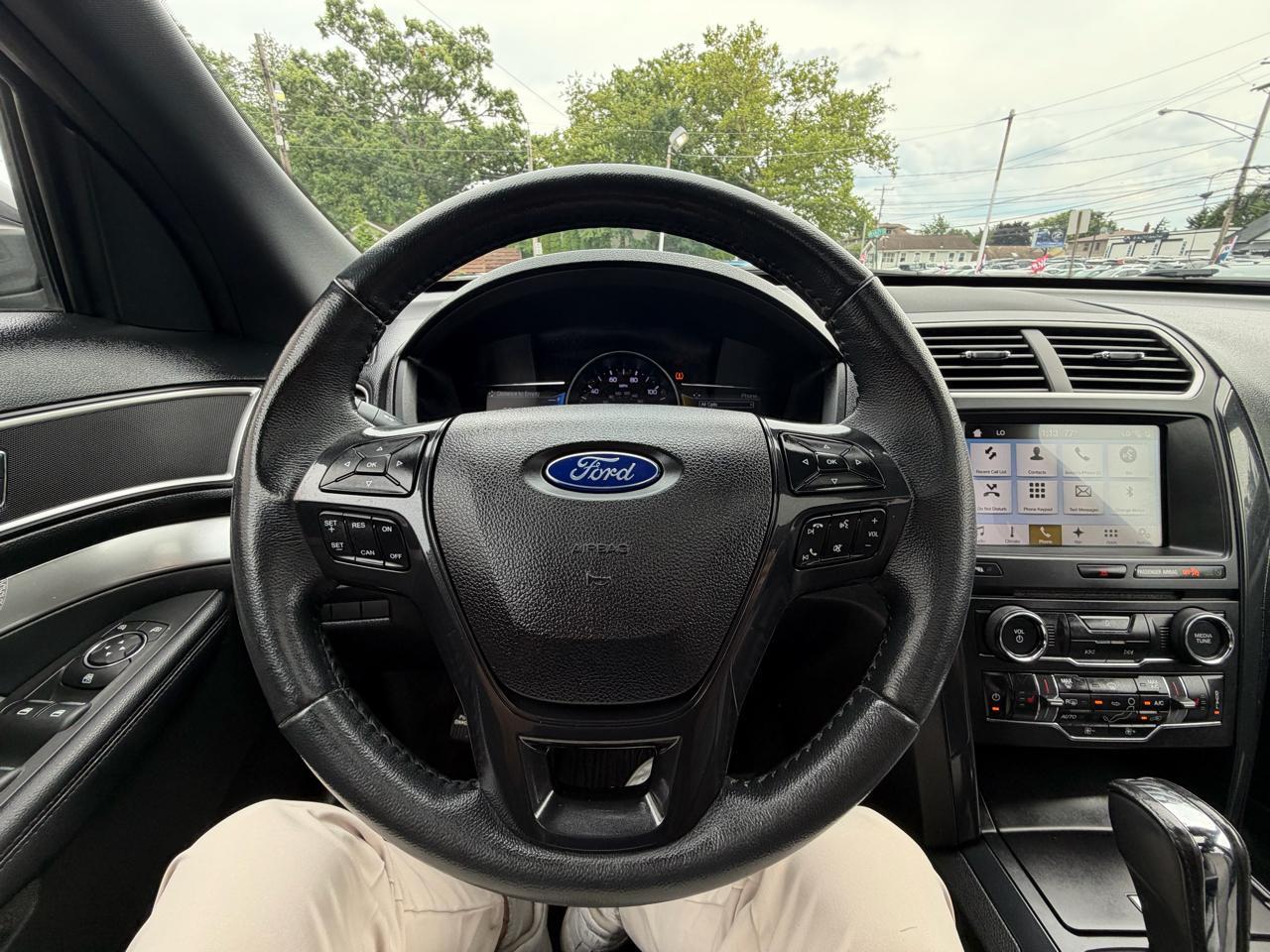2017 Ford Explorer XLT - Photo 32