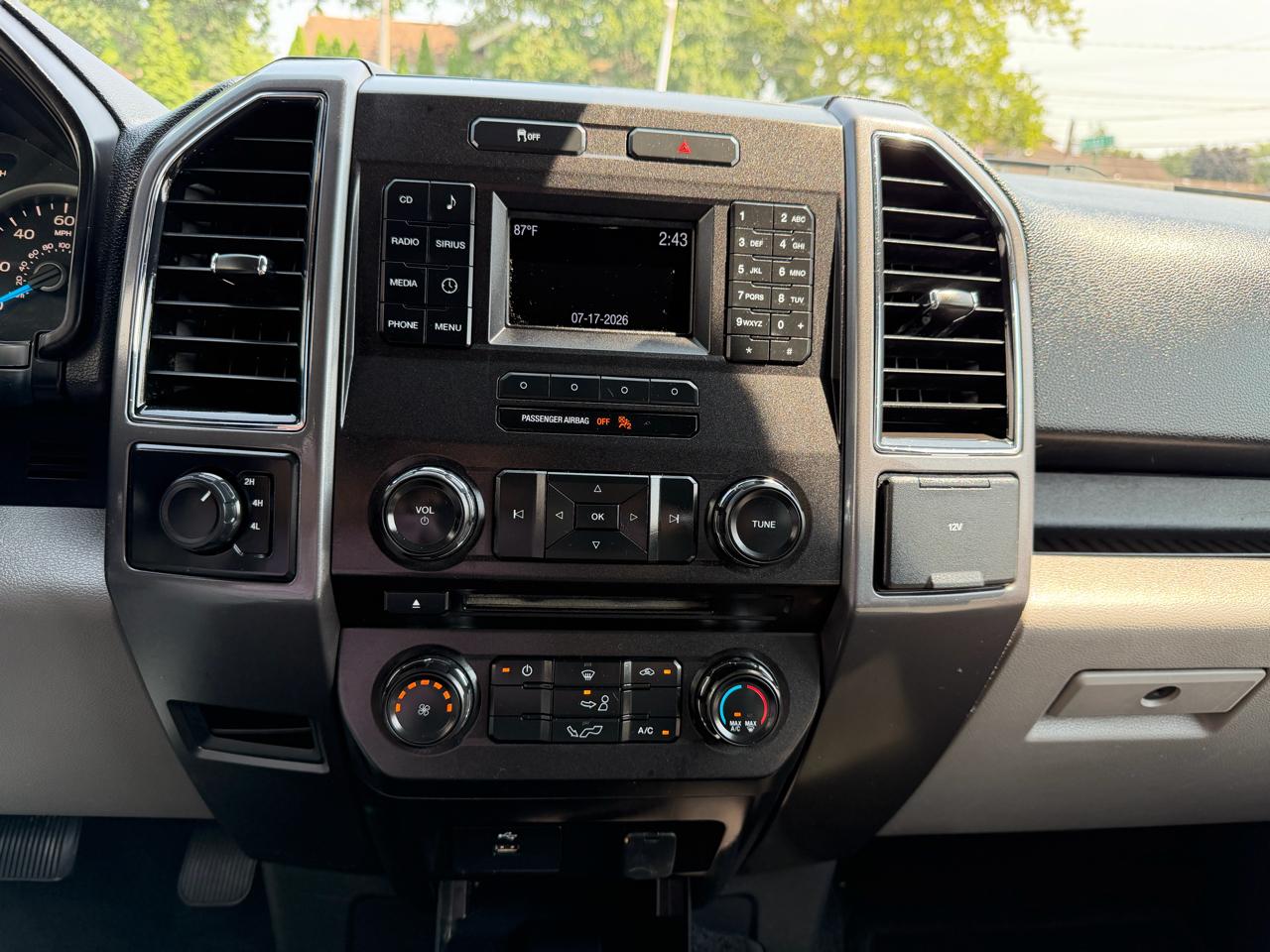 Ford F-150 XLT SuperCrew 5.5-ft. Bed 4WD 2017