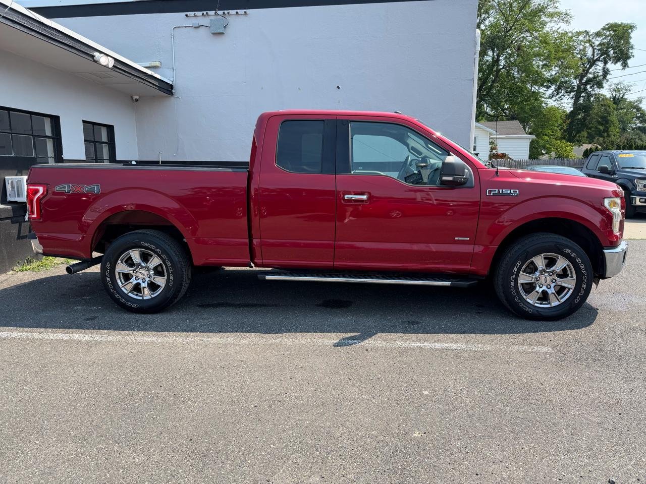 Ford F-150 XLT SuperCab Long Box 4WD 2016