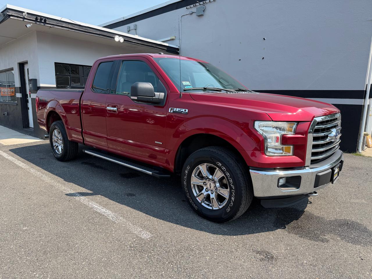 Ford F-150 XLT SuperCab Long Box 4WD 2016