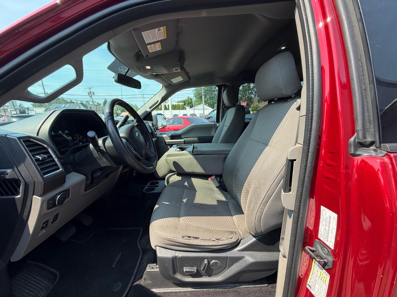 Ford F-150 XLT SuperCab Long Box 4WD 2016