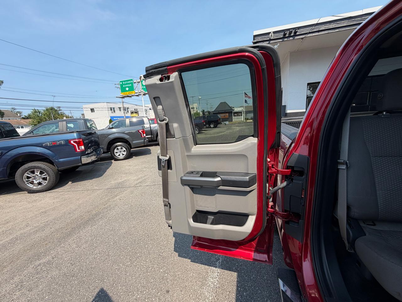 Ford F-150 XLT SuperCab Long Box 4WD 2016