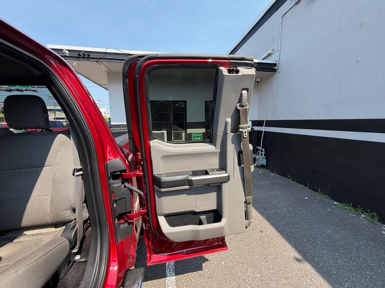 Ford F-150 XLT SuperCab Long Box 4WD 2016