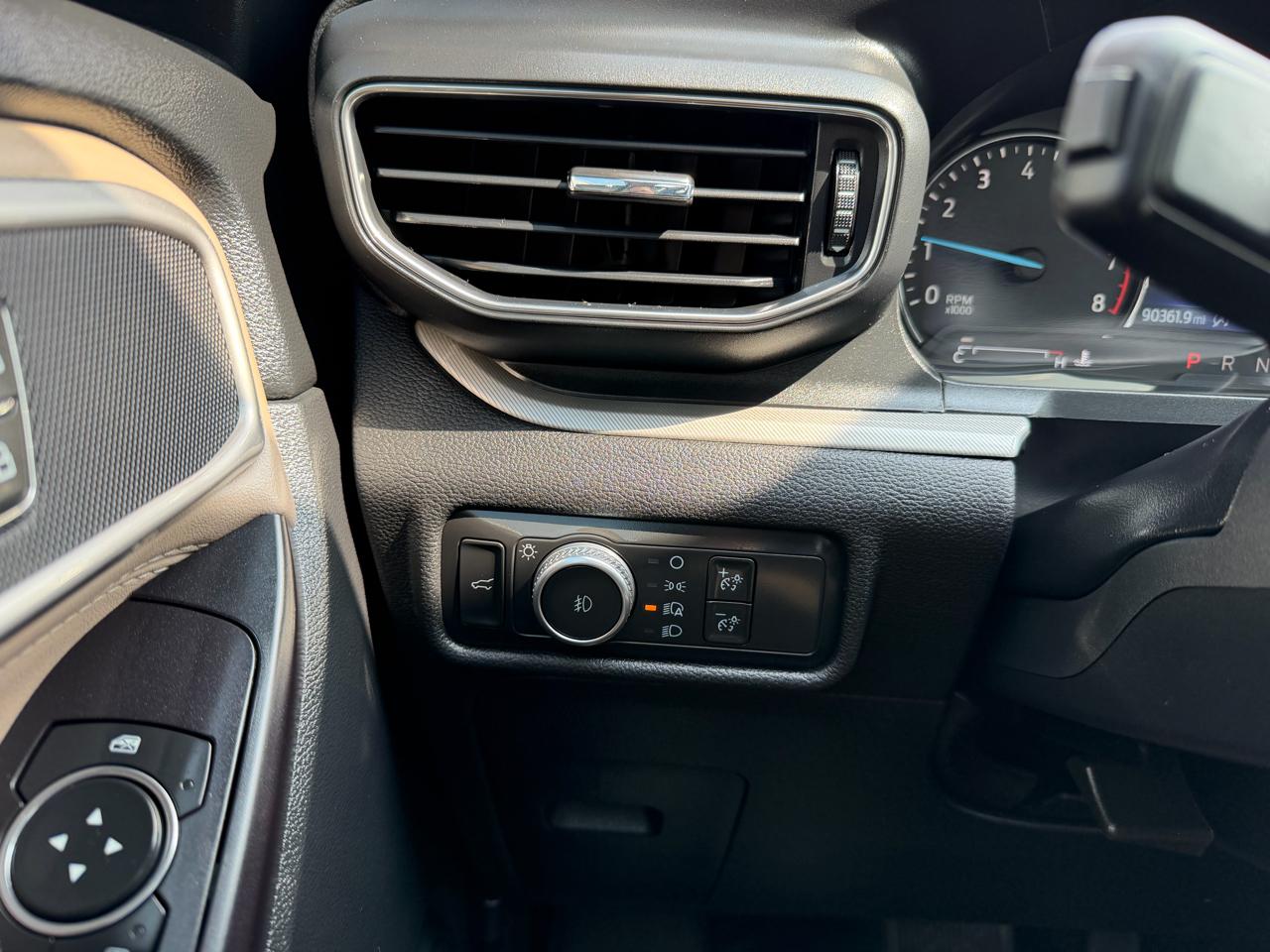 Ford Explorer XLT AWD 2020
