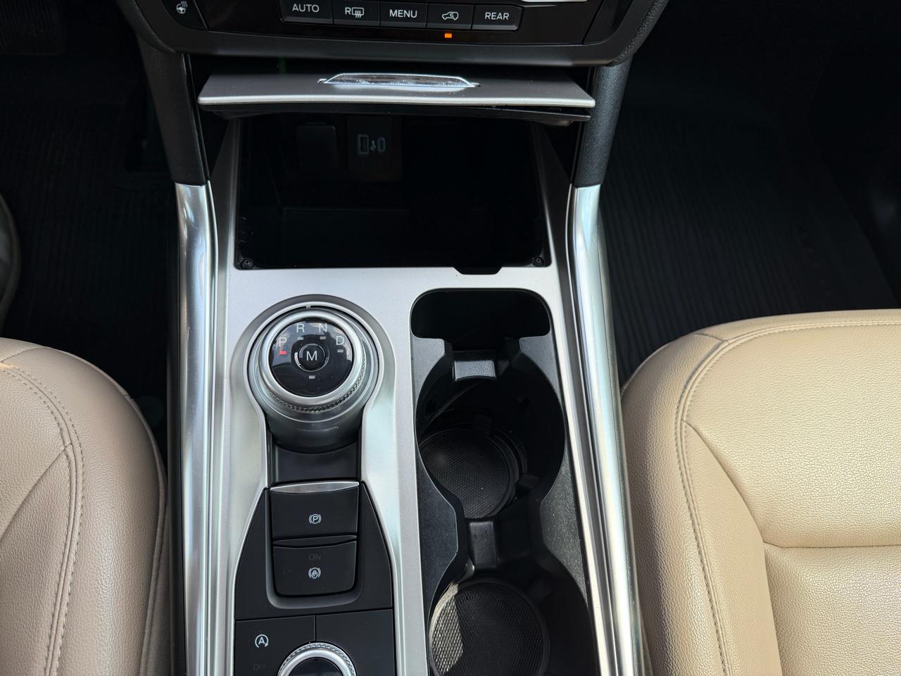 Ford Explorer XLT AWD 2020