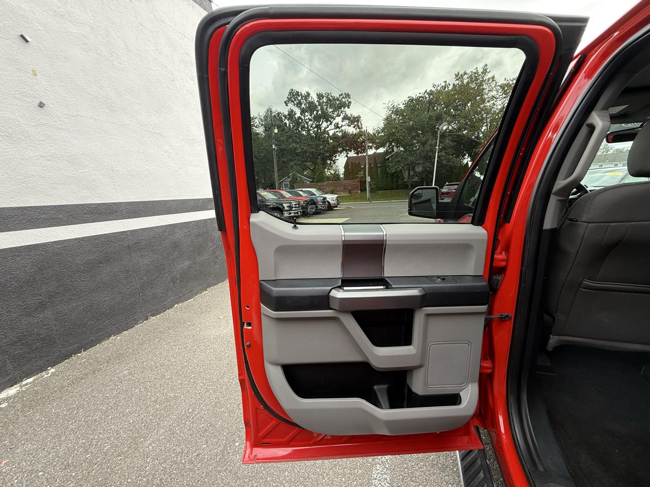 Ford F-150 XLT 4WD SuperCrew 5.5' Box 2015