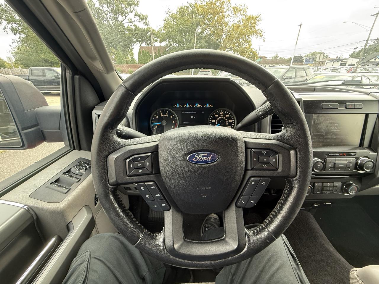 Ford F-150 XLT 4WD SuperCrew 5.5' Box 2015